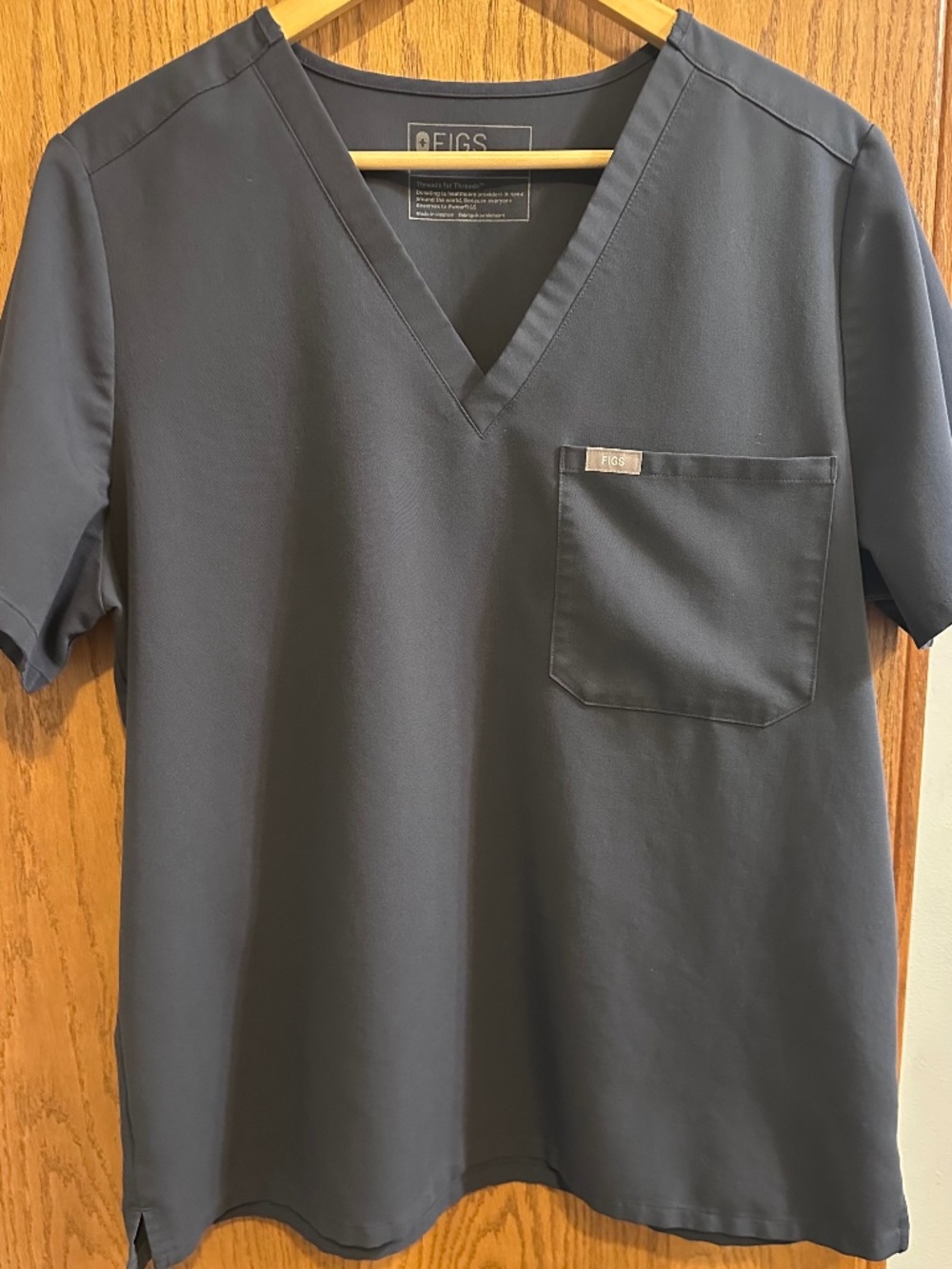 Women’s Figs scrub top